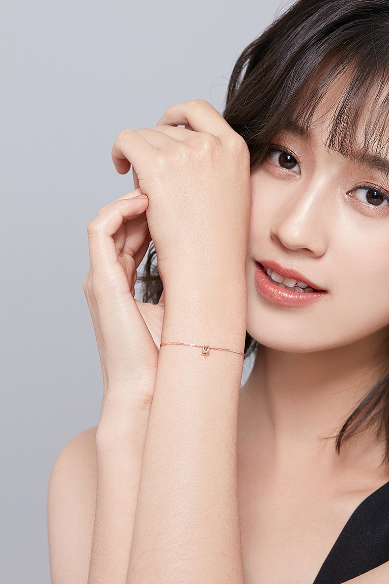 【电商专款】周大福y时代 女神系列 五角星星 18k金手链
